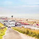 Oasis Studio- Free Parking