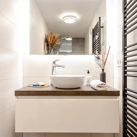 Oasis Studio- Free Parking Apartment *